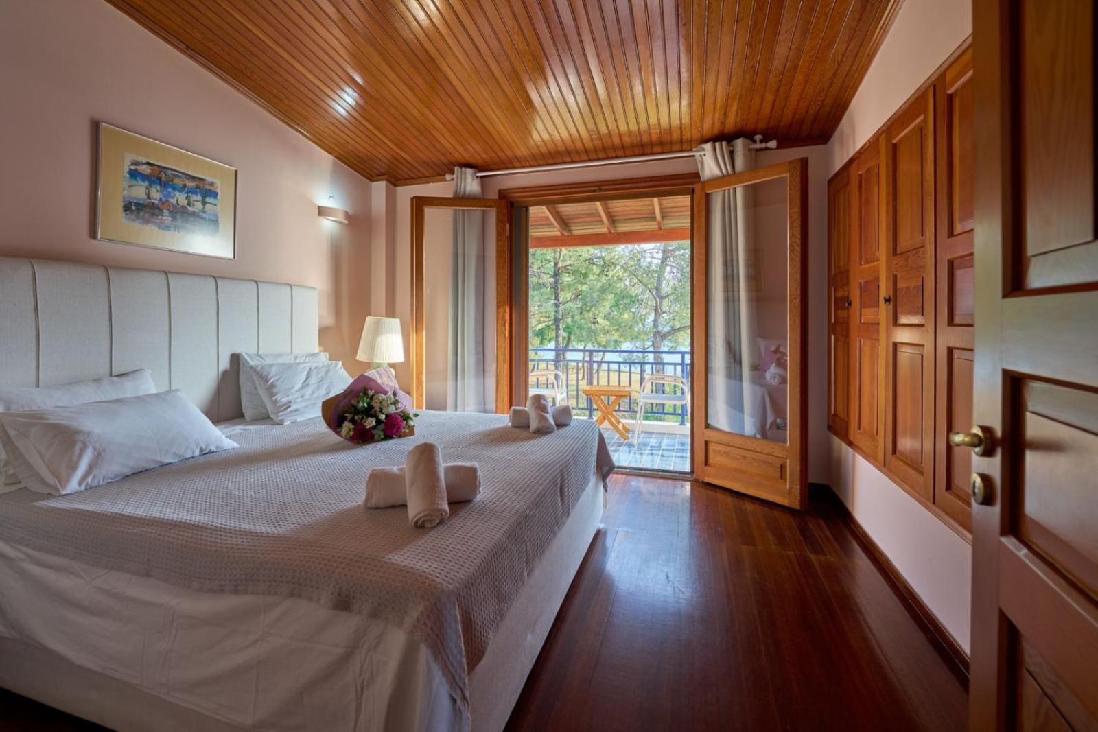 Summerday Villa Private Beach Nea Iraklia Dış mekan fotoğraf